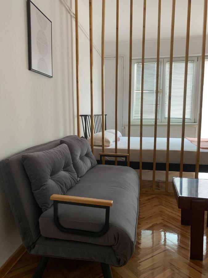Comfy Studio - 1 Minute Walk To Delta Planet Nis Ngoại thất bức ảnh