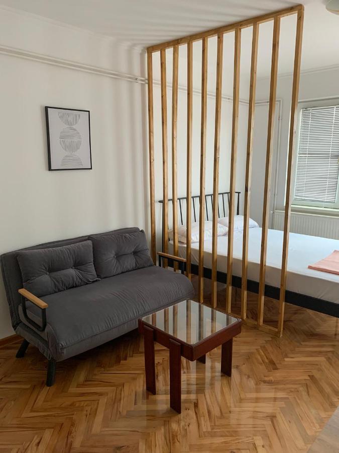 Comfy Studio - 1 Minute Walk To Delta Planet Nis Ngoại thất bức ảnh