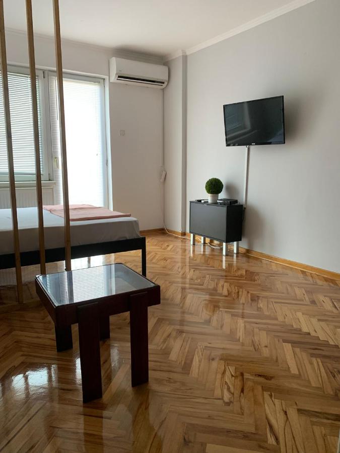 Comfy Studio - 1 Minute Walk To Delta Planet Nis Ngoại thất bức ảnh